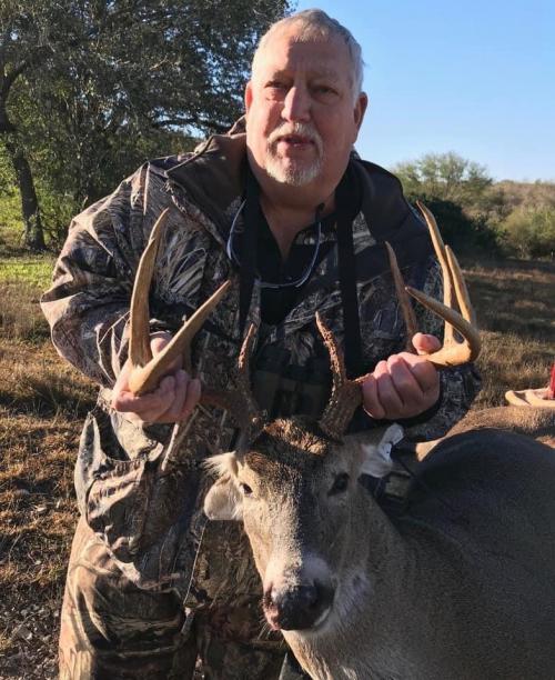 LOT 21 - WHITETAIL BUCK AND DOE HUNT IN GOLIAD COUNTY