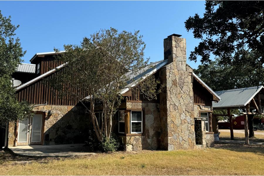 LOT 13 - TROPHY DEER HUNT AT SALINAS RANCH