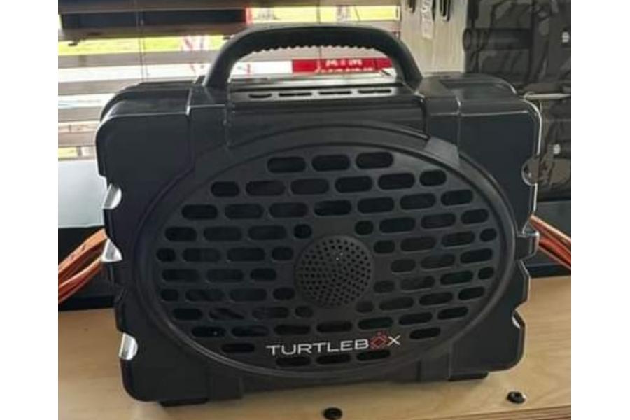 LOT 29 - Turtle Box Speaker